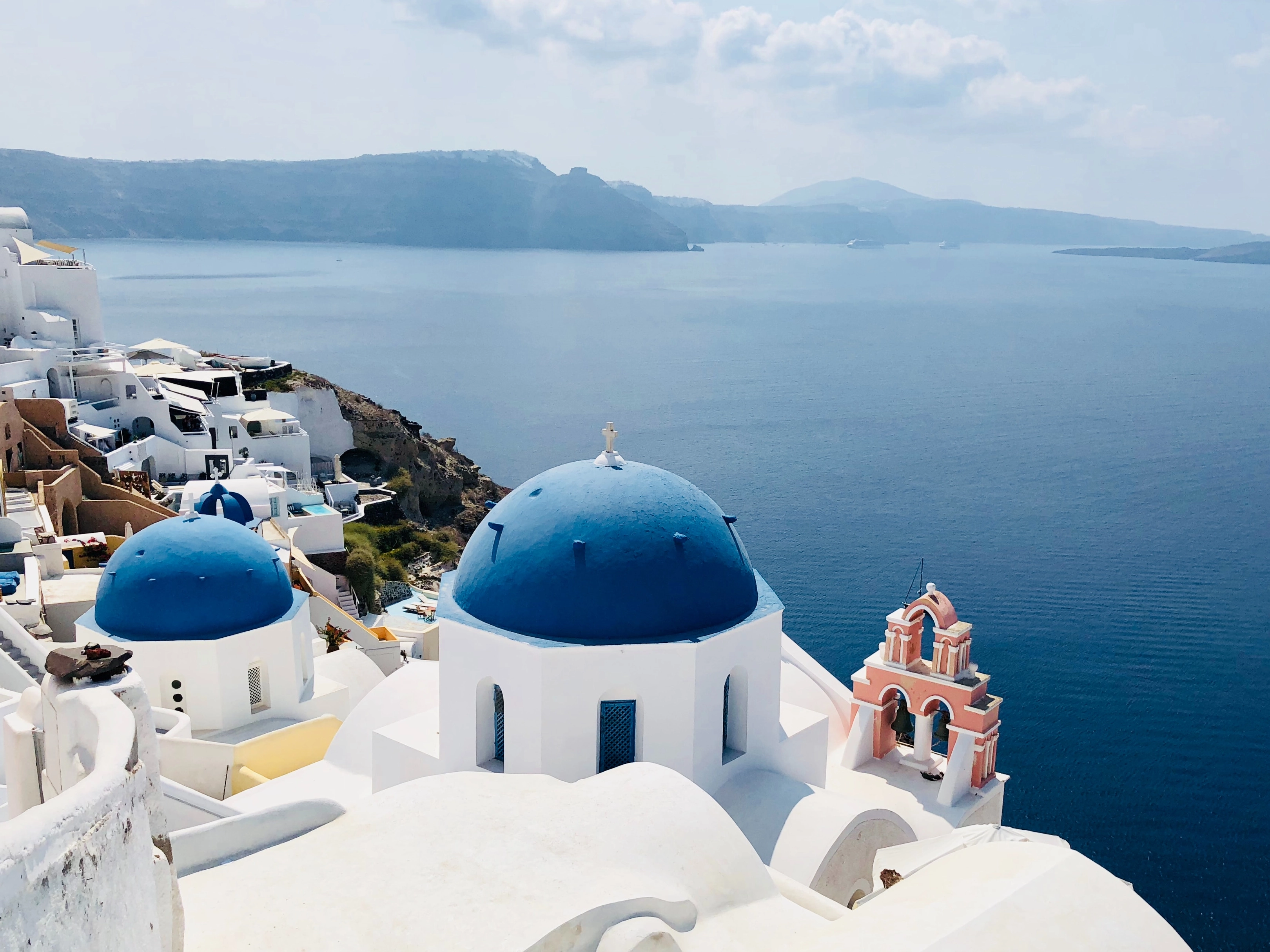Capture your memories with a photoshoot in Santorini
