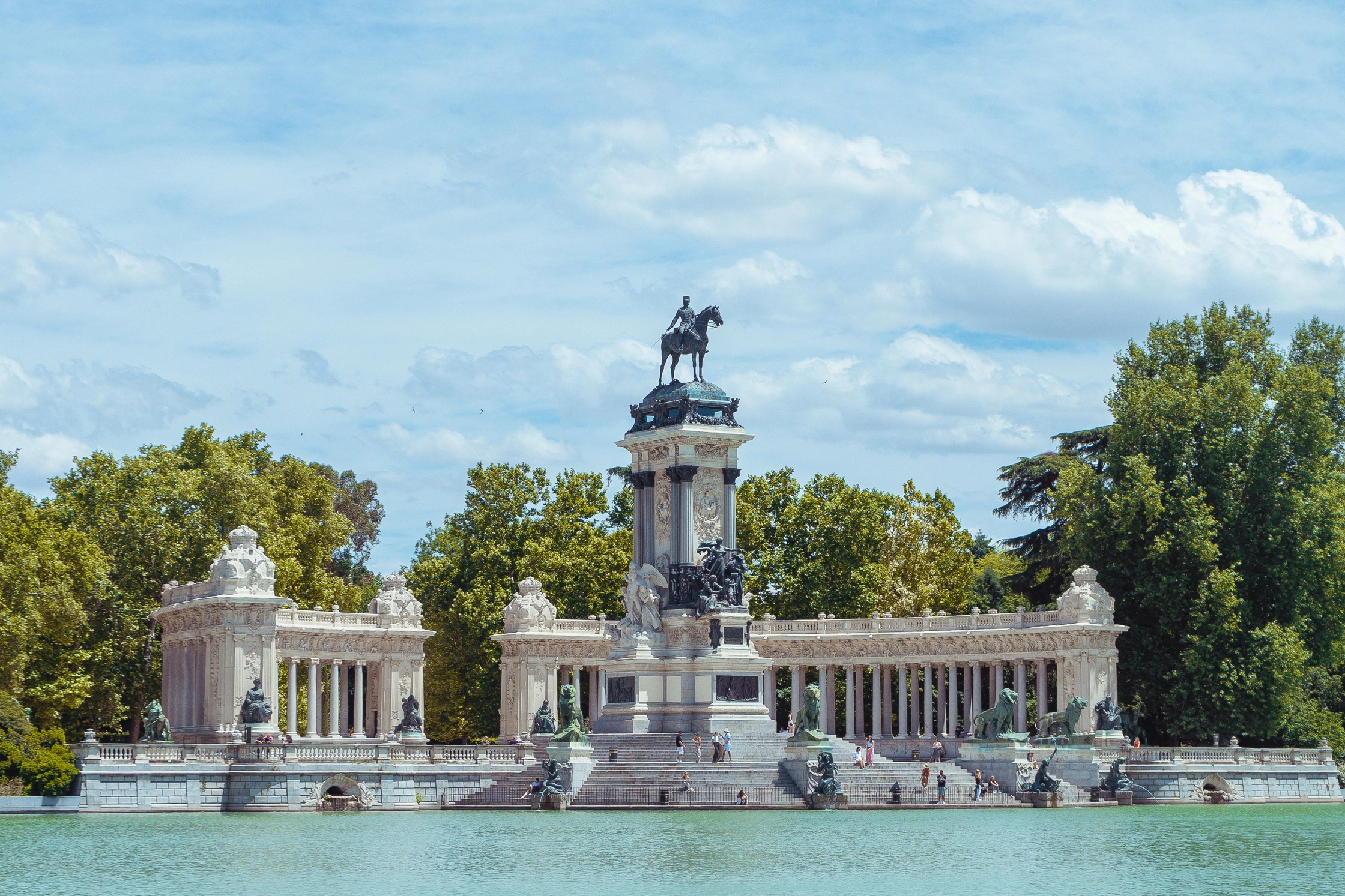 Capture your memories with a photoshoot in Madrid