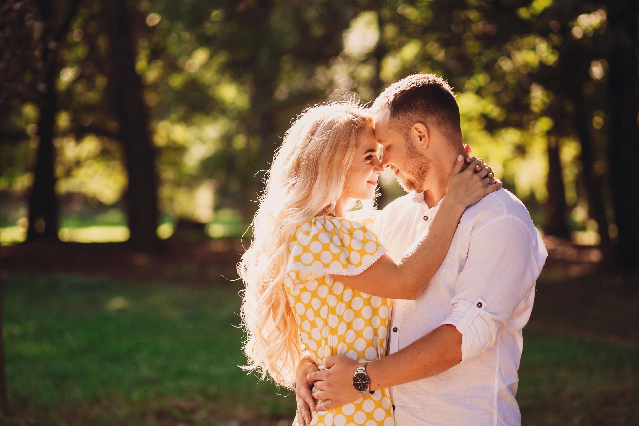man-beautiful-woman-yellow-dress-hug-each-other-tender