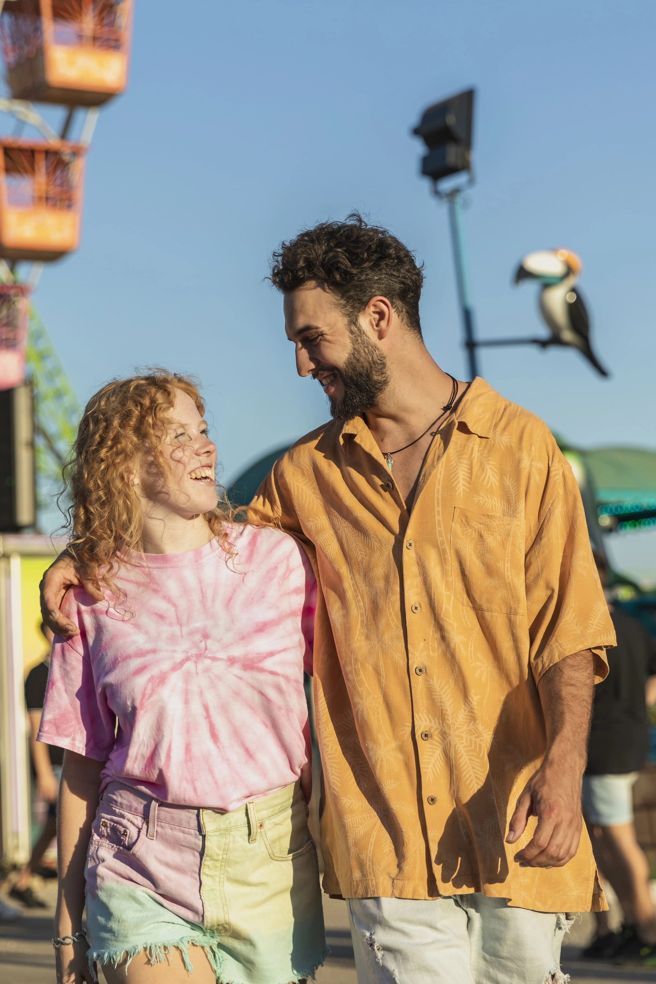 medium-shot-smiley-couple-looking-each-other