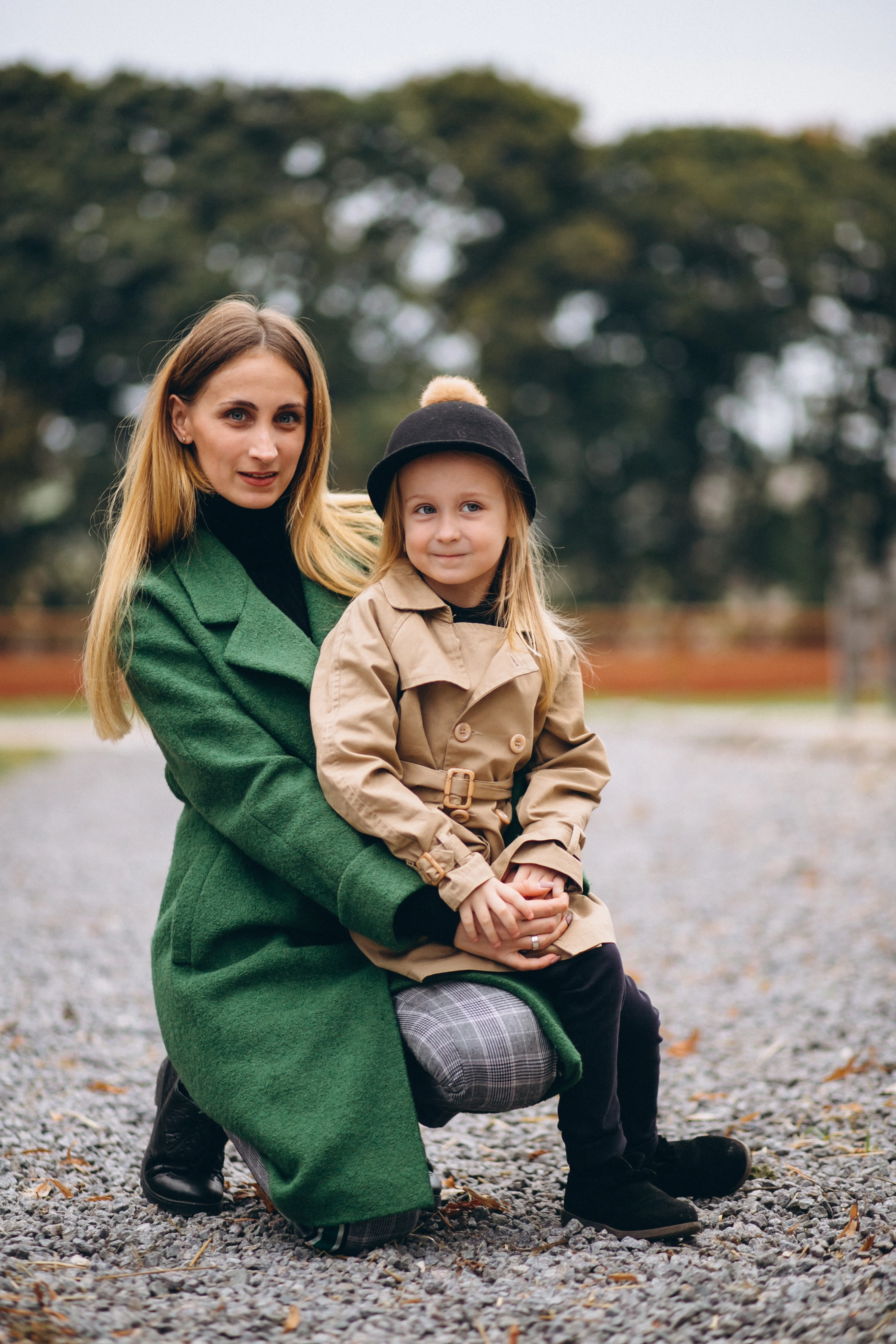 mother-daughter-walking-around-stable