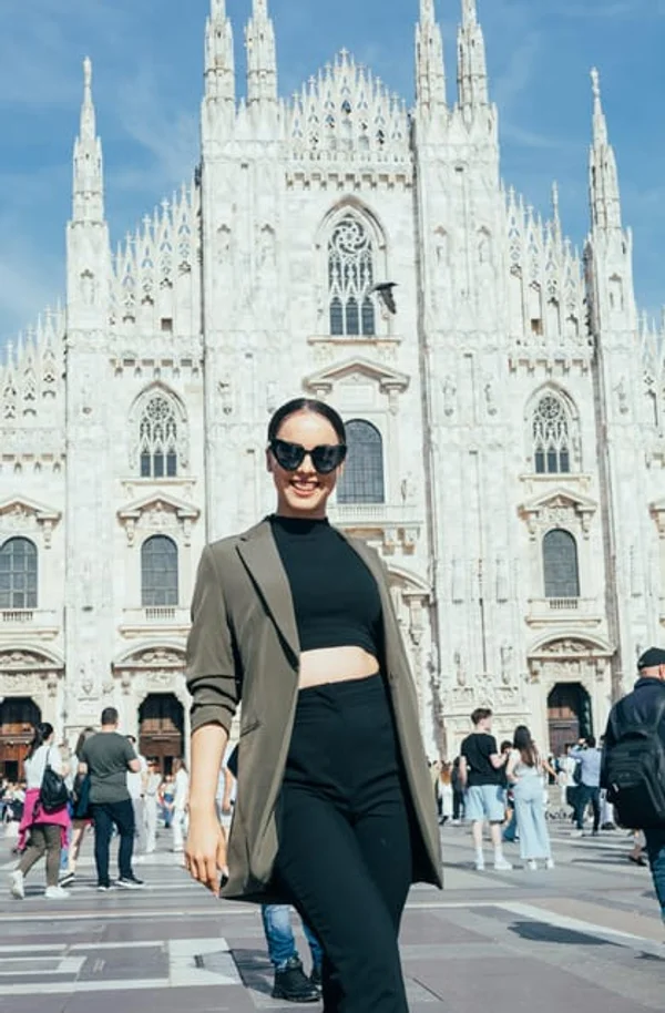 Professional photoshoot at Milan Duomo photo 2