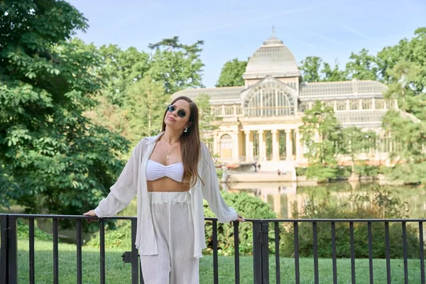 Professional photoshoot at Retiro Park