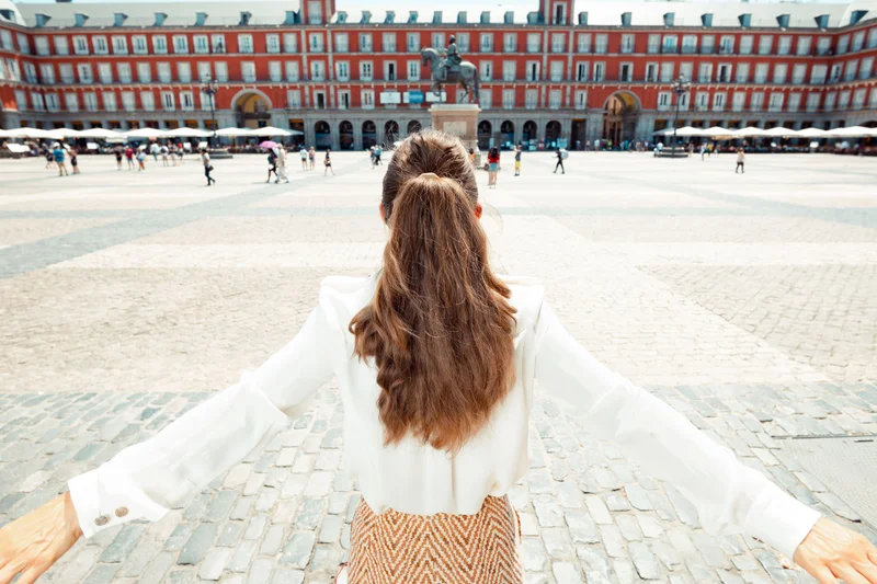 Professional photoshoot at Plaza Mayor photo 7